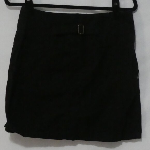 H&M | size 8 | Elegant Black Cotton Mini Skirt | Button Front | Buckle Back - Picture 2 of 14